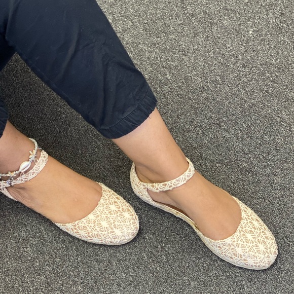 Ladies ankle buckle round toe flat espadrilles - Picture 3 of 4